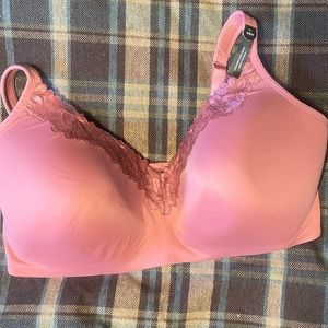 NWT - Voglio (Pennington’s) Wireless Padded Bra - 46H Pink